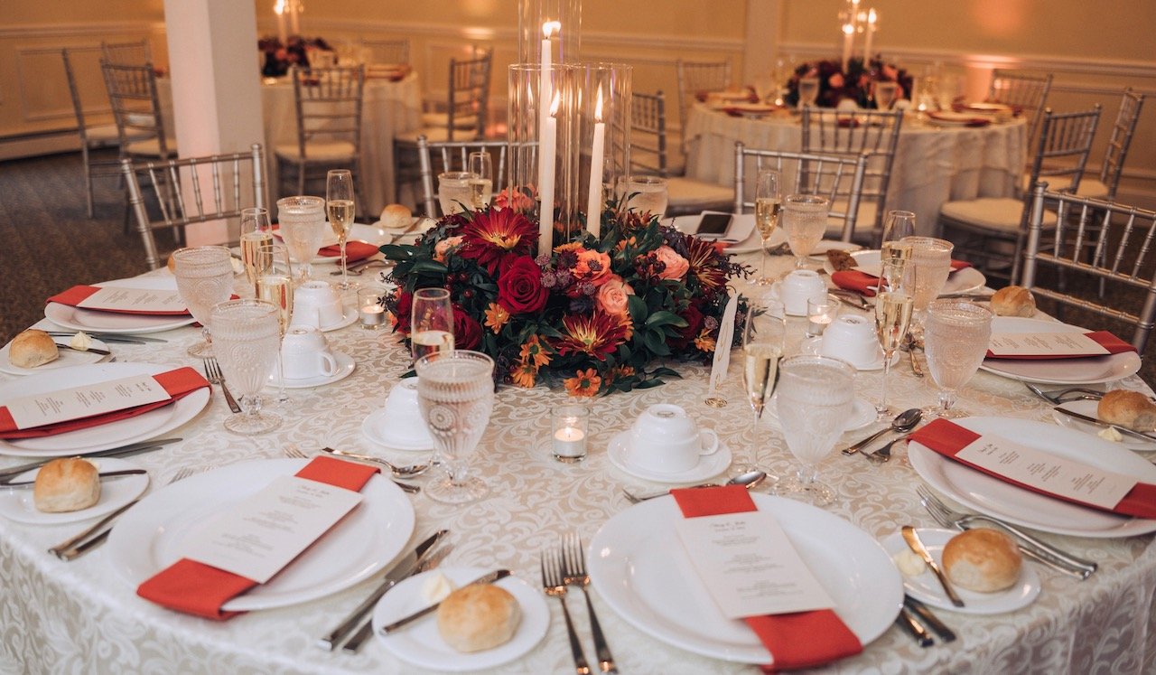 Tabesettings and linens included with all event packages